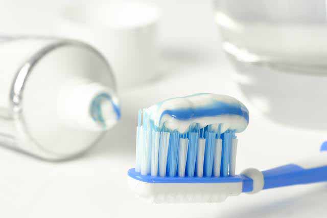 brush your teeth in spanish: lavarse los dientes